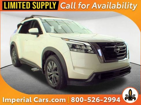Used 2024 Nissan Pathfinder SV w/ Cargo Package AWD/4WD image 1