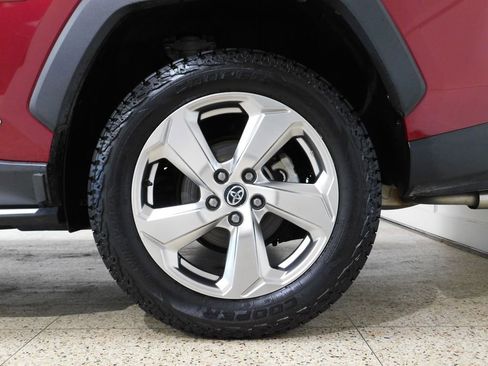 Used 2020 Toyota RAV4 Limited w/ Carpet Mat Package image 97