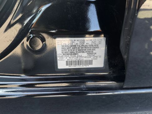 Used 2025 Nissan Versa SV image 25