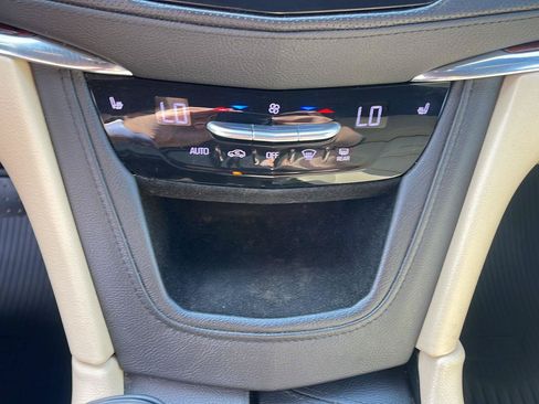 Used 2017 Cadillac XT5 Luxury w/ Driver Awareness Package AWD/4WD image 26