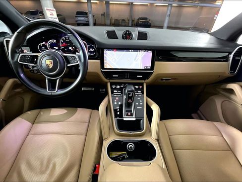 Used 2019 Porsche Cayenne S image 14