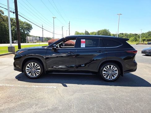 New 2026 Toyota Highlander Platinum AWD/4WD image 4