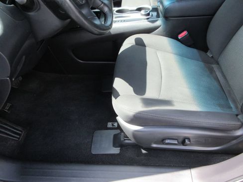 Used 2020 Nissan Pathfinder SV AWD/4WD image 20