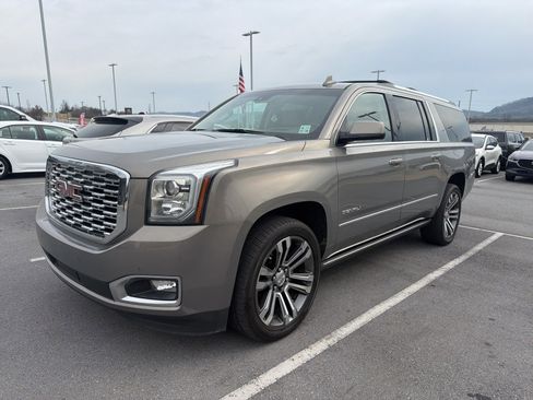 Used 2019 GMC Yukon XL Denali w/ Denali Ultimate Package image 2
