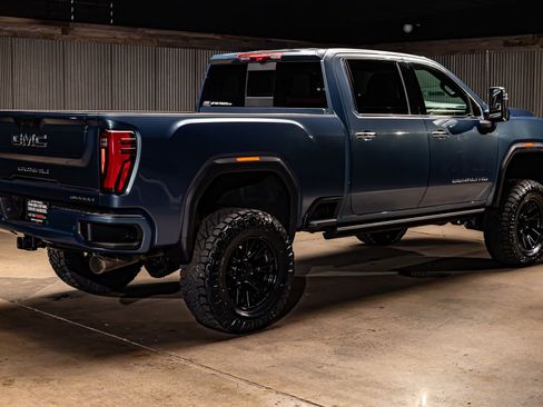 Used 2025 GMC Sierra 2500 Denali w/ Denali Reserve Package image 10