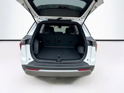 New 2026 Chevrolet Equinox LT w/ Safety and Technology Package FWD image 28