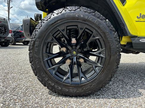 Used 2023 Jeep Wrangler Unlimited Rubicon 392 w/ Xtreme Recon 35" Tire Package AWD/4WD image 31