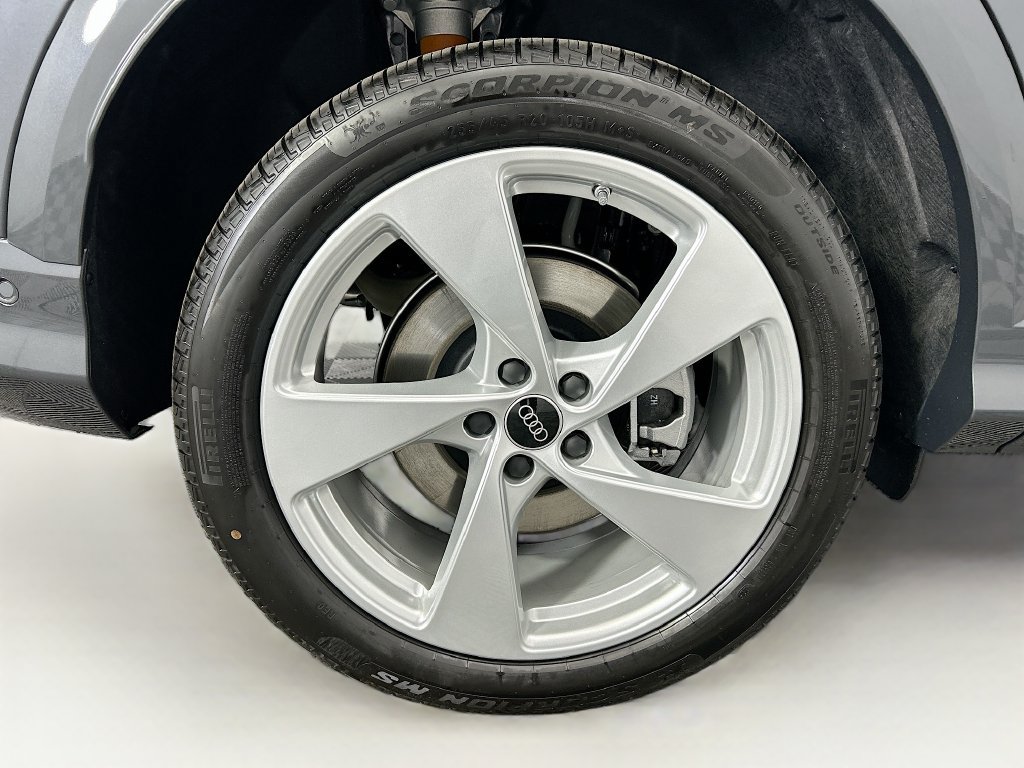 Used 2025 Audi Q5 Premium Plus AWD/4WD image 34
