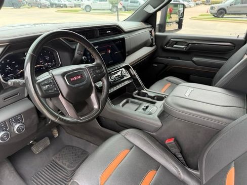 Used 2024 GMC Sierra 2500 AT4 w/ AT4 Preferred Package AWD/4WD image 11
