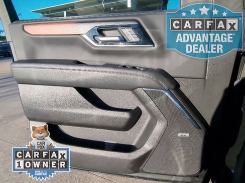 Used 2025 GMC Yukon Denali image 15