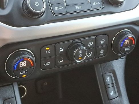 Used 2019 GMC Acadia SLT image 18