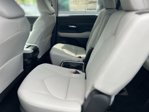 New 2026 Toyota Grand Highlander AWD image 19
