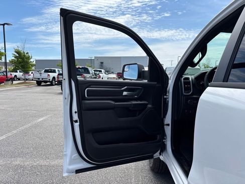 Used 2026 RAM 1500 4x4 Crew Cab image 52
