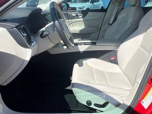Used 2019 Volvo S60 T5 Momentum FWD image 26