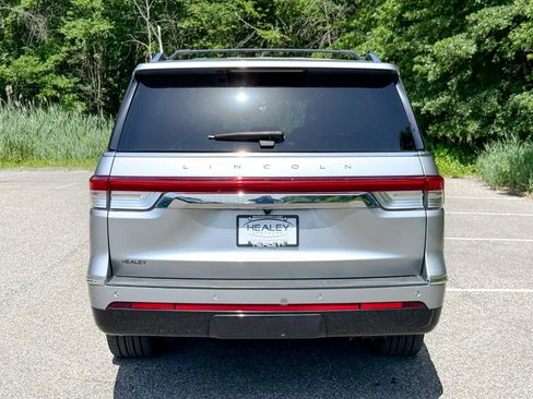 Used 2024 Lincoln Navigator L Reserve AWD/4WD image 10