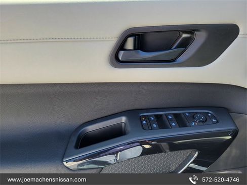 New 2025 Nissan Pathfinder SV image 26