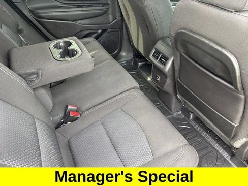 Used 2024 GMC Terrain SLE w/ Driver Convenience Package FWD image 36