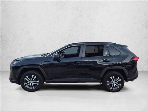 Used 2021 Toyota RAV4 LE AWD/4WD image 8