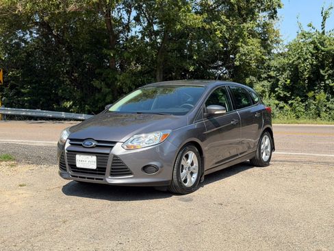 Used 2014 Ford Focus SE FWD image 7