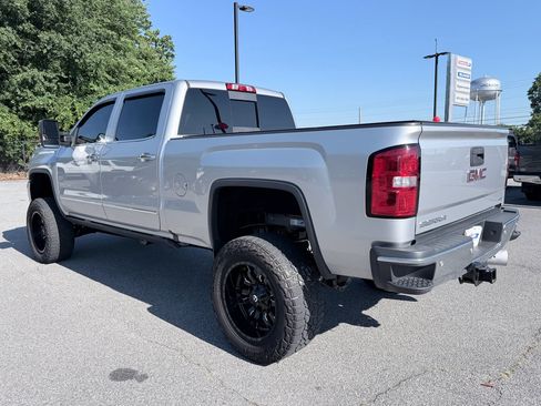 Used 2018 GMC Sierra 2500 SLT w/ Driver Alert Package AWD/4WD image 7