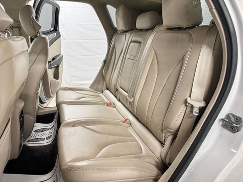 Used 2017 Lincoln MKC Reserve FWD image 10