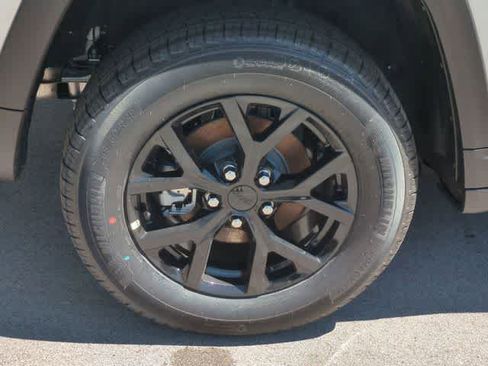 New 2026 Jeep Grand Cherokee Altitude AWD/4WD image 14