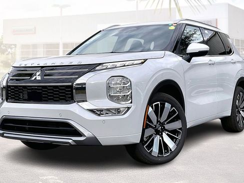 New 2026 Mitsubishi Outlander SEL FWD image 2