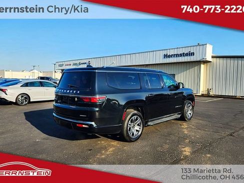 Used 2024 Jeep Wagoneer L Series II w/ Flexible Seating Group AWD/4WD image 34