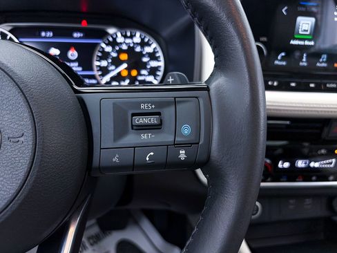 Used 2023 Nissan Rogue SL w/ SL Premium Package image 35