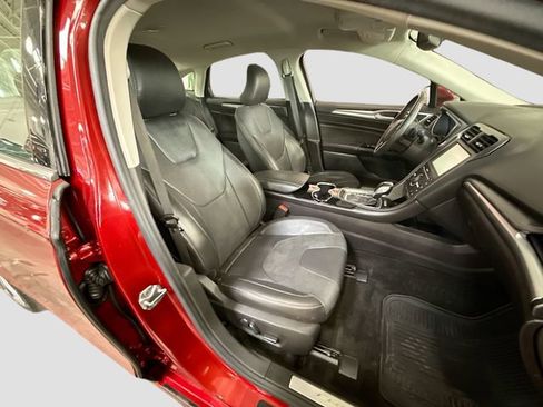 Used 2016 Ford Fusion Titanium image 28