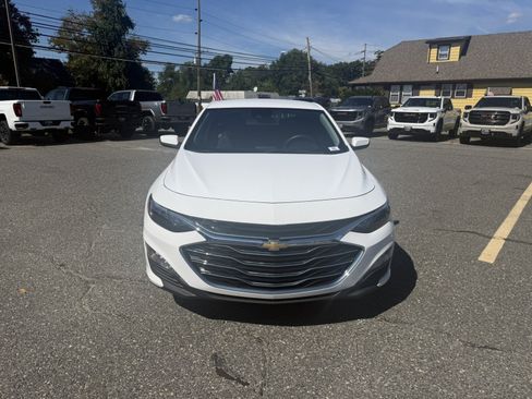 Used 2025 Chevrolet Malibu LT FWD image 8