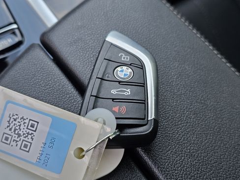 Used 2021 BMW 530i 530i Sedan image 31