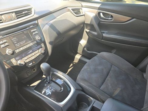 Used 2015 Nissan Rogue SV FWD image 23