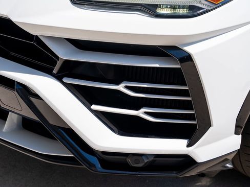 Used 2022 Lamborghini Urus AWD/4WD image 25