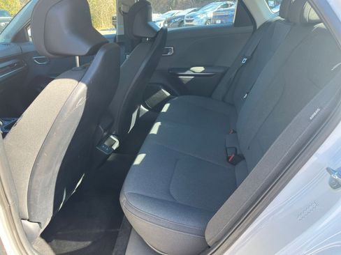 Used 2025 Kia K4 LXS image 24