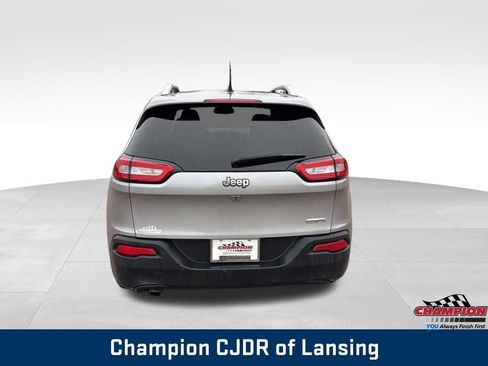 Used 2018 Jeep Cherokee Latitude image 8