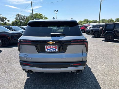 New 2026 Chevrolet Traverse LT FWD image 6