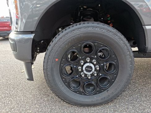 New 2026 Ford F250 Lariat w/ Black Appearance Package image 18