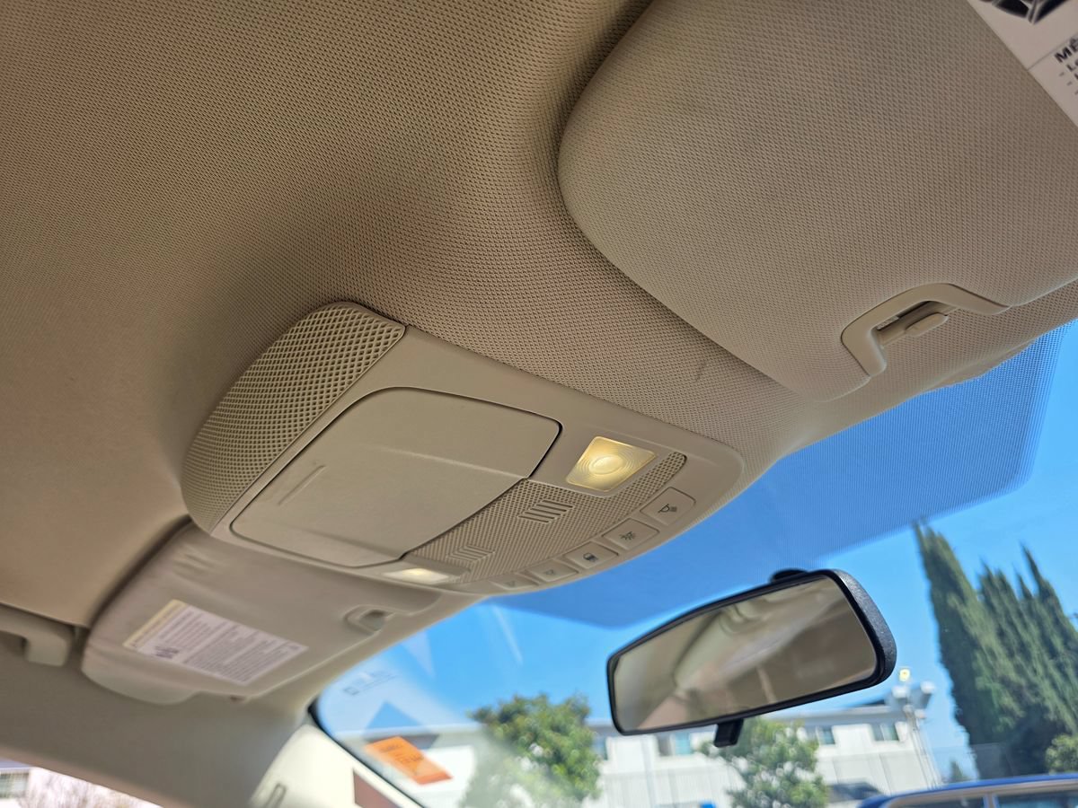 Used 2015 Ford Fusion SE FWD image 19