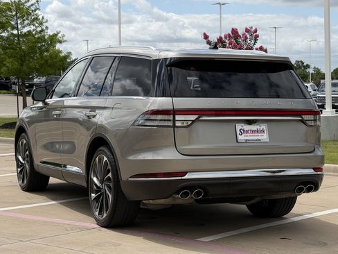 Used 2023 Lincoln Aviator Reserve w/ Equipment Group 201A AWD/4WD image 4
