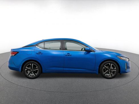 Used 2025 Nissan Sentra SV FWD image 10