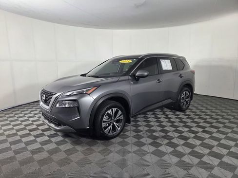 Used 2023 Nissan Rogue SV w/ SV Premium B Package FWD image 4