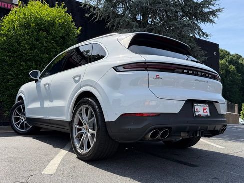 Used 2024 Porsche Cayenne S AWD/4WD image 20
