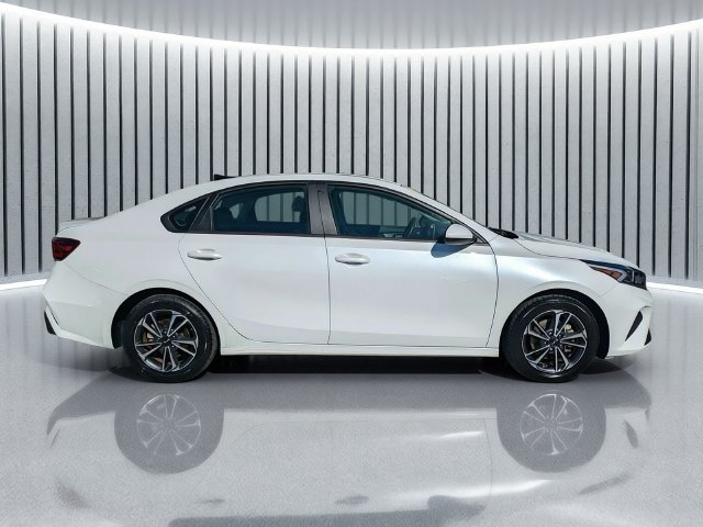 Used 2024 Kia Forte LXS FWD image 3