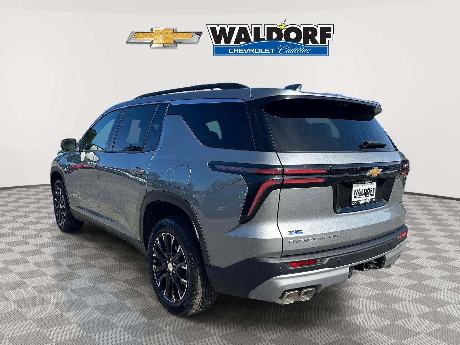 Used 2026 Chevrolet Traverse LT w/ Sun and Wheel Package AWD/4WD image 4