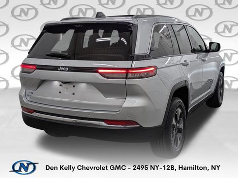 Used 2023 Jeep Grand Cherokee 4WD 4xe w/ Luxury Tech Group II image 2