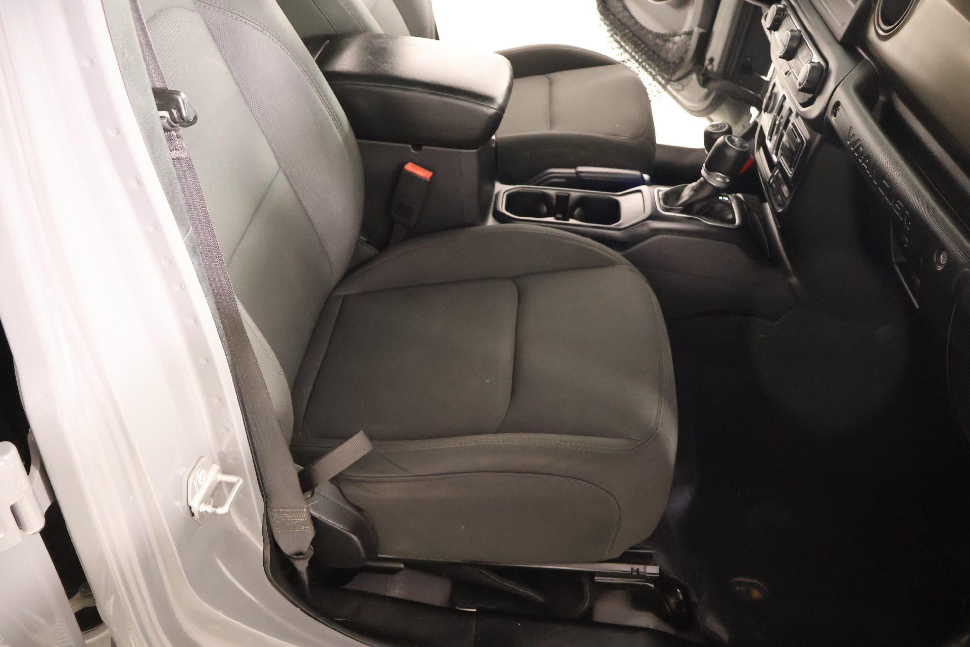 Used 2018 Jeep Wrangler Unlimited Sport S AWD/4WD image 12