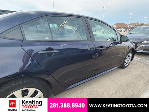 Used 2025 Toyota Corolla LE FWD image 2
