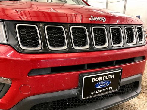 Used 2019 Jeep Compass Latitude w/ Popular Equipment Group FWD image 29