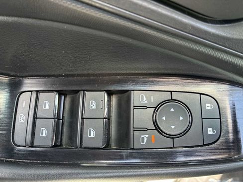 Used 2024 Nissan Rogue S AWD/4WD image 15
